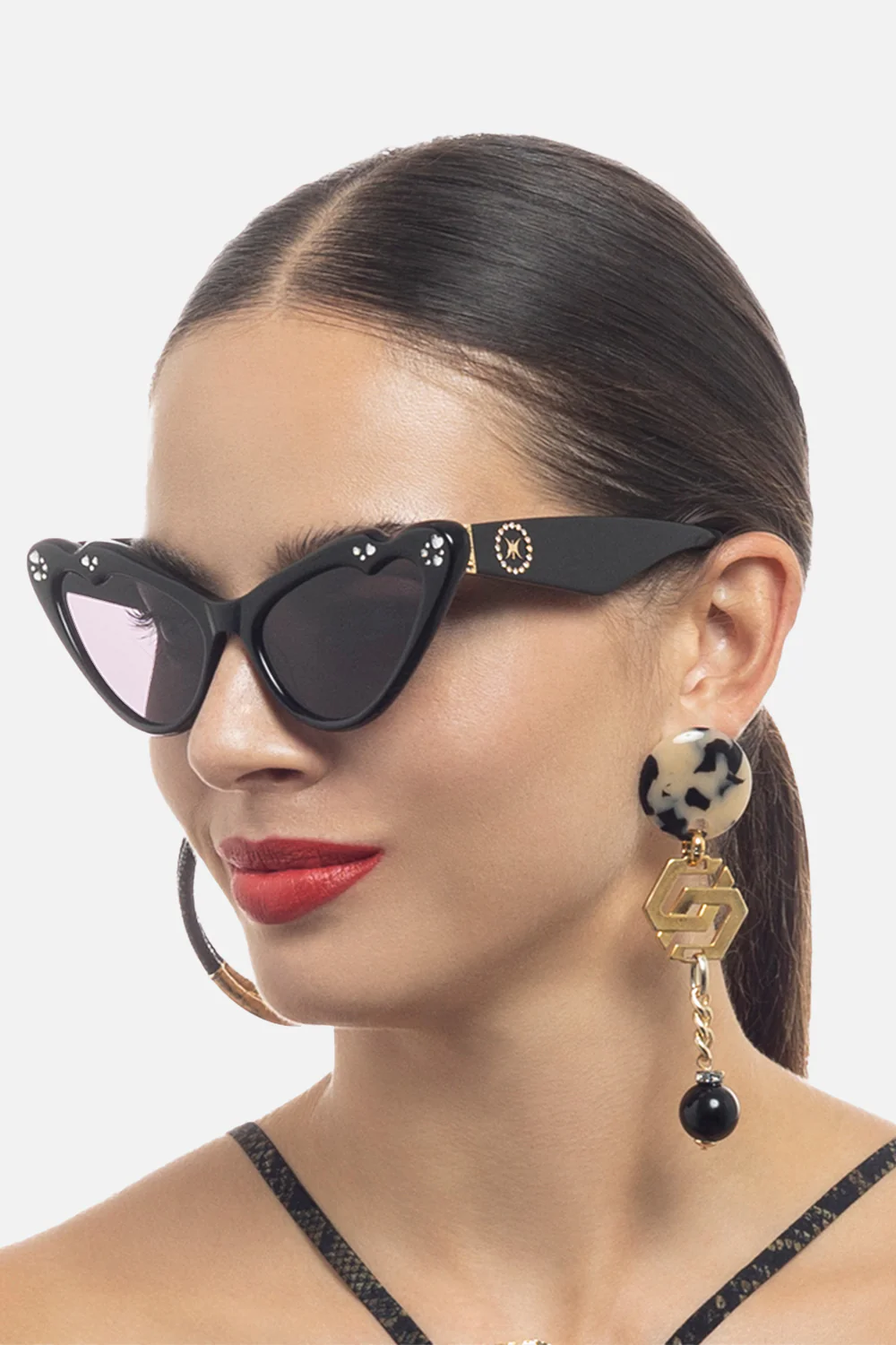 FLUTTERBY SUNGLASSES SOLID BLACK - Image 5