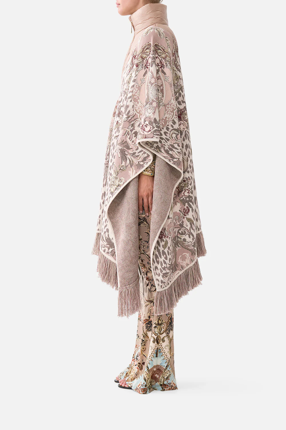 QUILTED COLLAR SHORT KNIT PONCHO ARANJUEZ ANIMALIA - Image 4