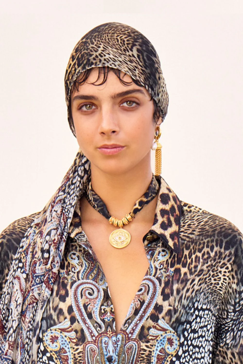 ENCHANTED OCEANIA SILK NECKLACE GOLD - Image 3