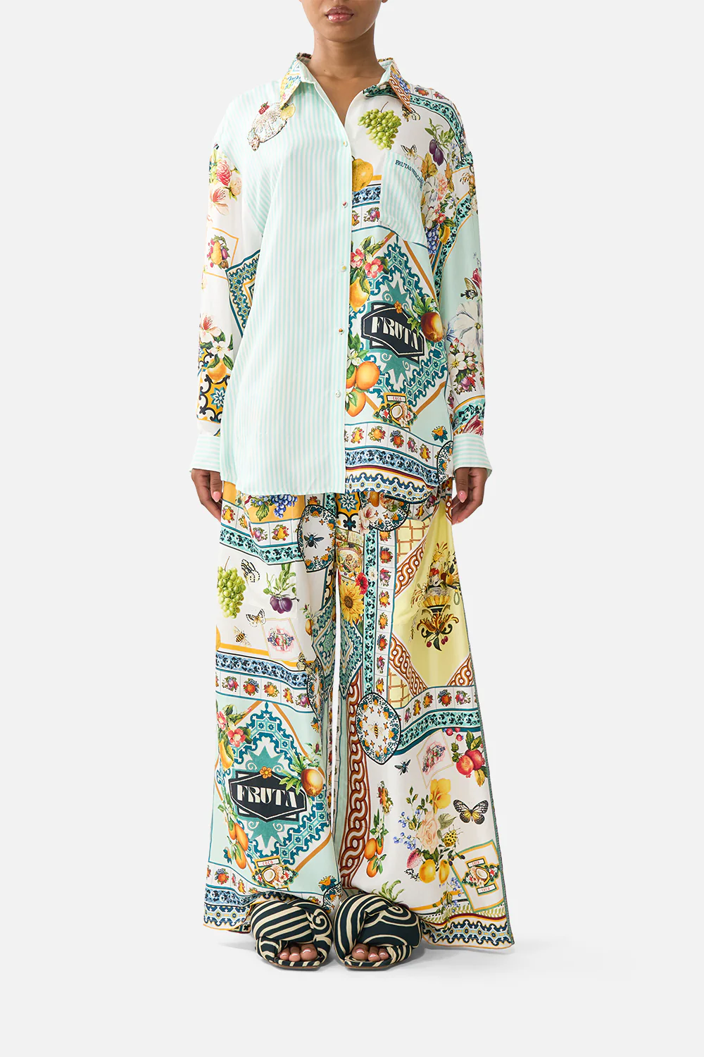 LONG SLEEVE OVERSIZED SHIRT WITH POCKET MAGIC OF THE MERCADO