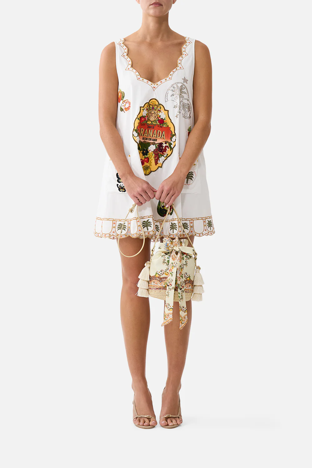 TIE TOP BUCKET BAG WITH TASSELS VA VA VINTAGE - Image 3